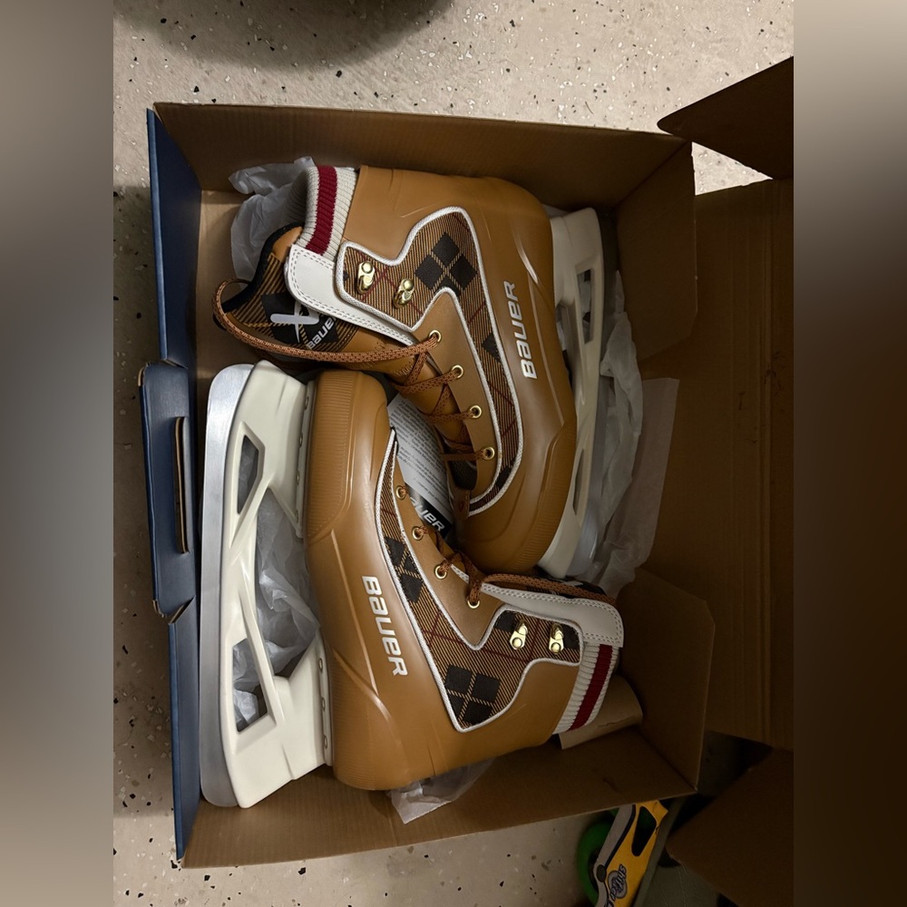 Bauer Men's or Women’s Tan and Plaid Hockey Skates